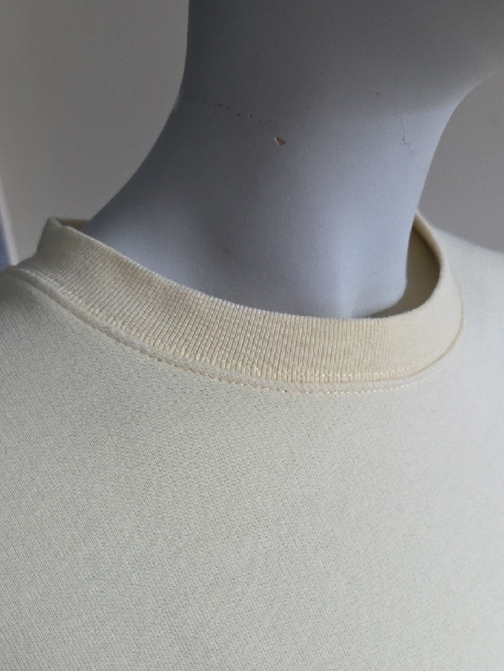 Nearly New TNA Lemon Custard Crewneck Sweatshirt - Picture 4 of 9